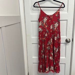 Xhilaration Pleated floral MID